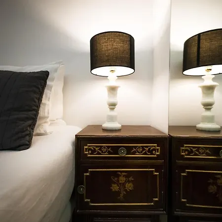 Апартаменты Claude Homes Marques *