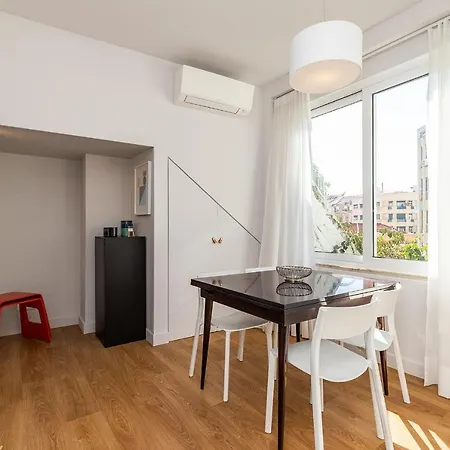 Claude Homes Marques Лісабон